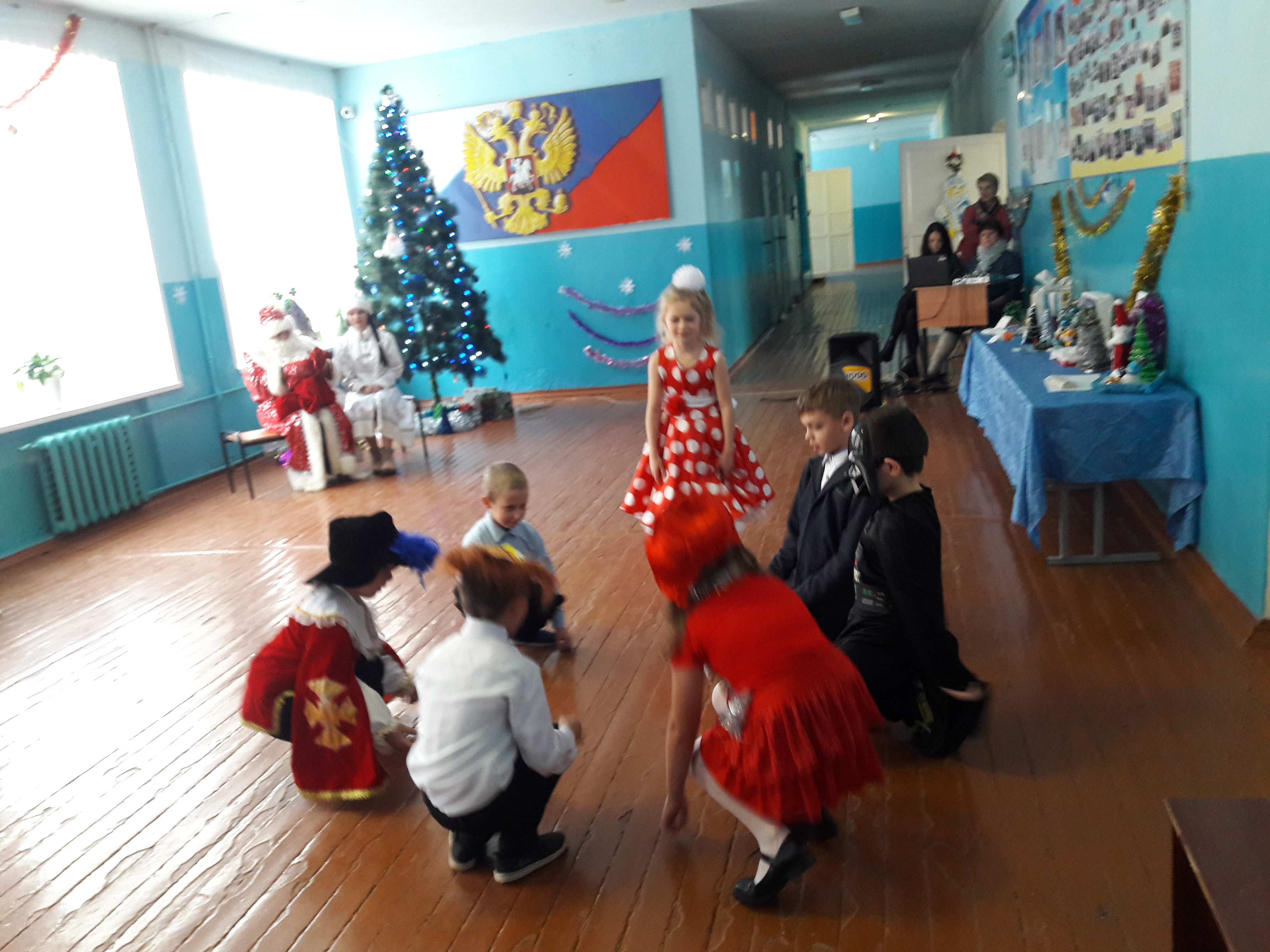 На новогоднем утреннике